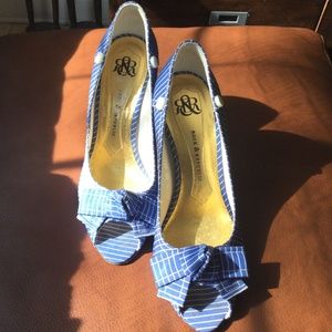 Rock & Republic Wedge Pumps